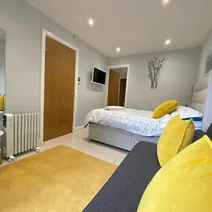 https://malkin-wood-studio.yorkshirehotels.net